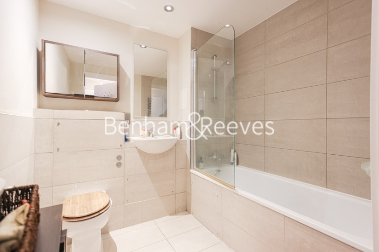 2 bedrooms flat to rent in Love Lane, Woolwich Central, SE18-image 4
