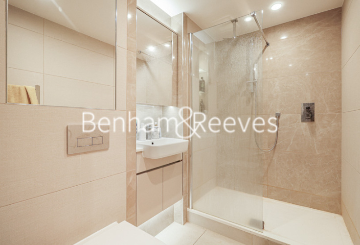 2  bedrooms flat to rent in Brigadier Walk, Royal Arsenal Riverside, SE18-image 4
