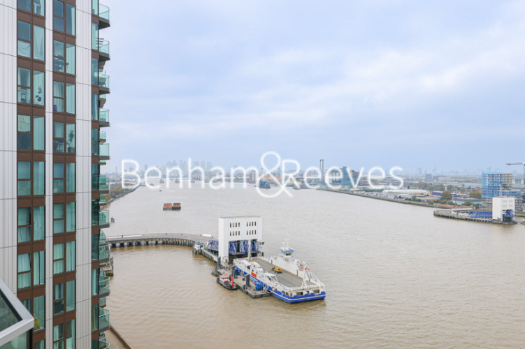 2  bedrooms flat to rent in Brigadier Walk, Royal Arsenal Riverside, SE18-image 10