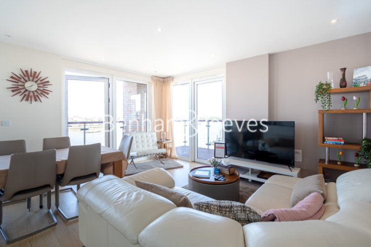 2  bedrooms flat to rent in Duke of Wellington Avenue, Royal Arsenal Riverside, SE18-image 7