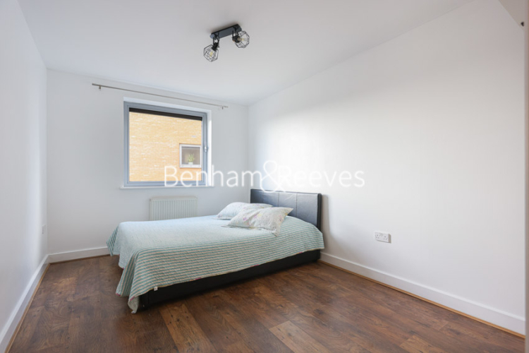 2 bedrooms flat to rent in Tideslea Path, Woolwich, SE28-image 3