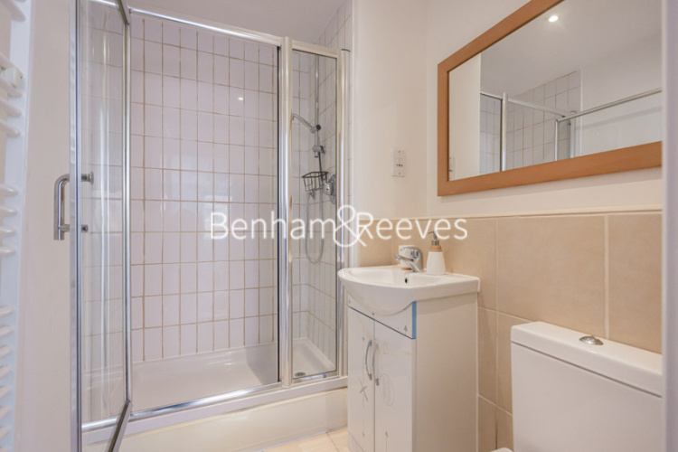 2 bedrooms flat to rent in Tideslea Path, Woolwich, SE28-image 9