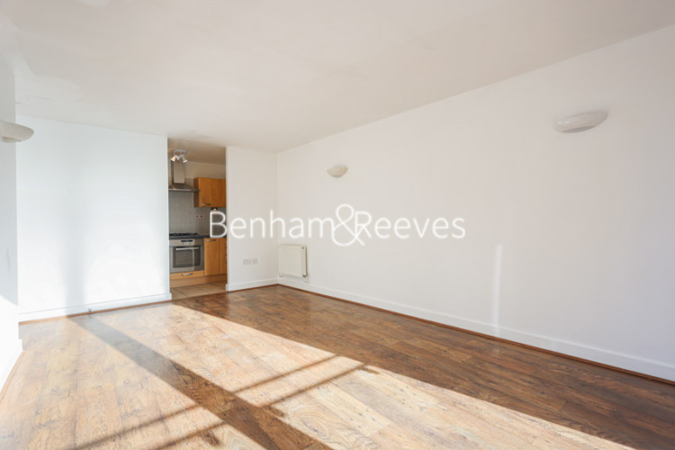 2 bedrooms flat to rent in Tideslea Path, Woolwich, SE28-image 14