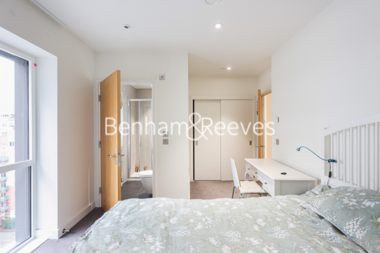 3 bedrooms flat to rent in John Harrison Way, Woolwich, SE10-image 19