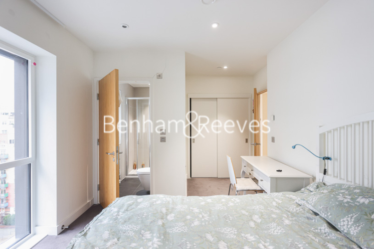 3  bedrooms flat to rent in John Harrison Way, Woolwich, SE10-image 19