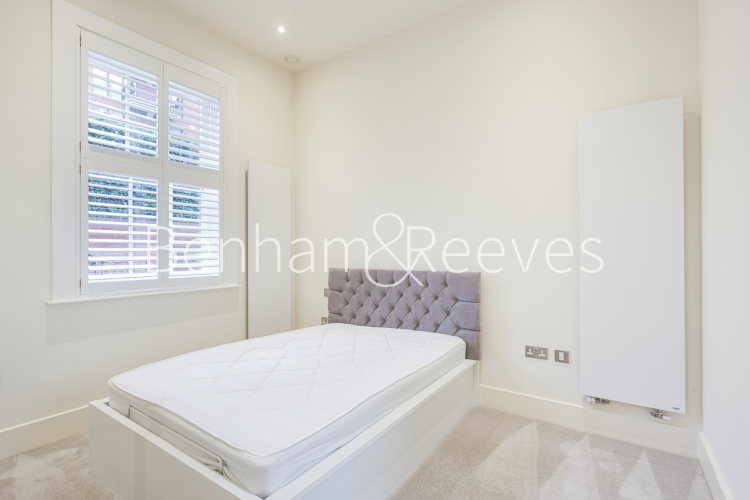 2  bedrooms flat to rent in Laboratory Square, Woolwich, SE18-image 3