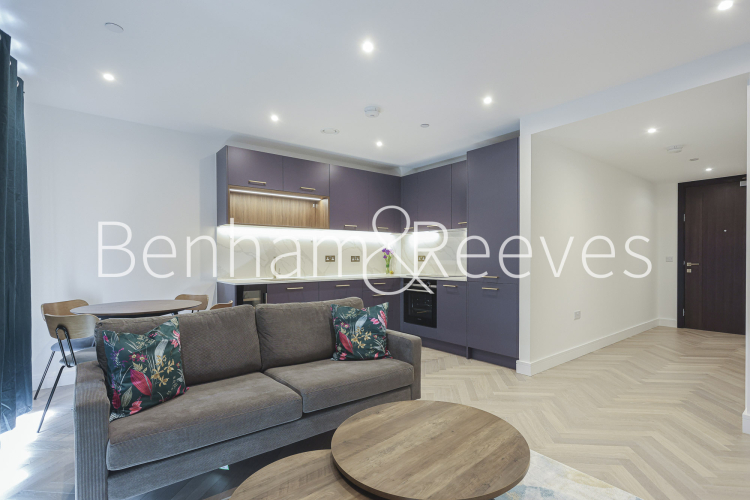 1  bedroom flat to rent in Brigadier Walk, Royal Arsenal Riverside, SE18-image 1