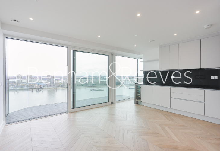 2  bedrooms flat to rent in Brigadier Walk, Royal Arsenal Riverside, SE18-image 1