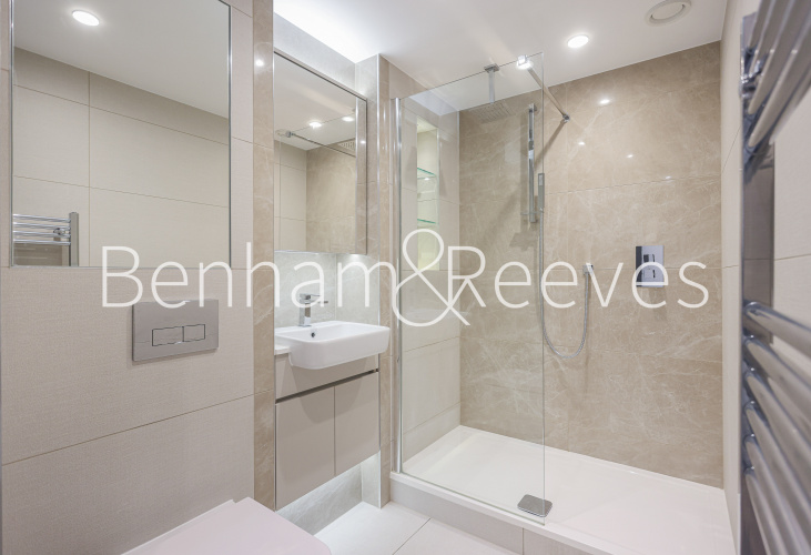 2  bedrooms flat to rent in Brigadier Walk, Royal Arsenal Riverside, SE18-image 4