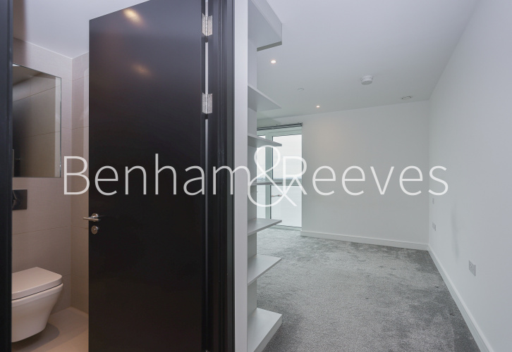2  bedrooms flat to rent in Brigadier Walk, Royal Arsenal Riverside, SE18-image 10