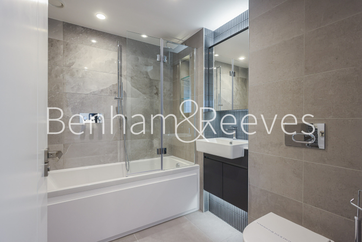 2  bedrooms flat to rent in Brigadier Walk, Royal Arsenal Riverside, SE18-image 5