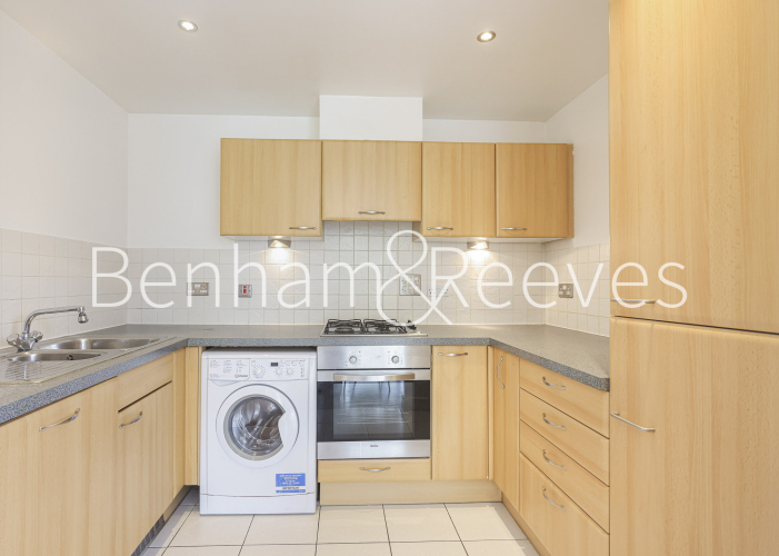 1  bedroom flat to rent in Erebus Drive, Woolwich, SE28-image 2