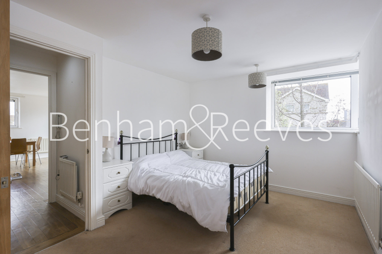 1  bedroom flat to rent in Erebus Drive, Woolwich, SE28-image 4