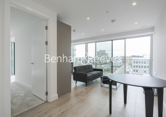 1  bedroom flat to rent in Brigadier Walk, Royal Arsenal Riverside, SE18-image 3