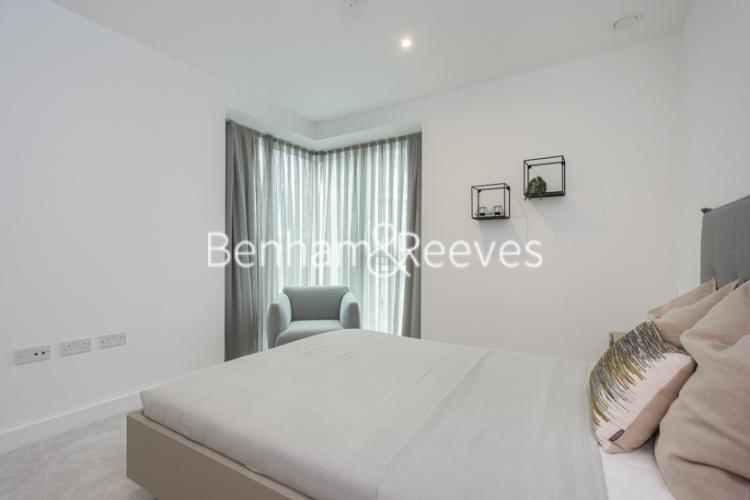 1  bedroom flat to rent in Brigadier Walk, Royal Arsenal Riverside, SE18-image 4