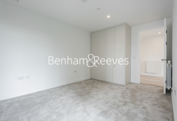 1  bedroom flat to rent in Brigadier Walk, Royal Arsenal Riverside, SE18-image 3