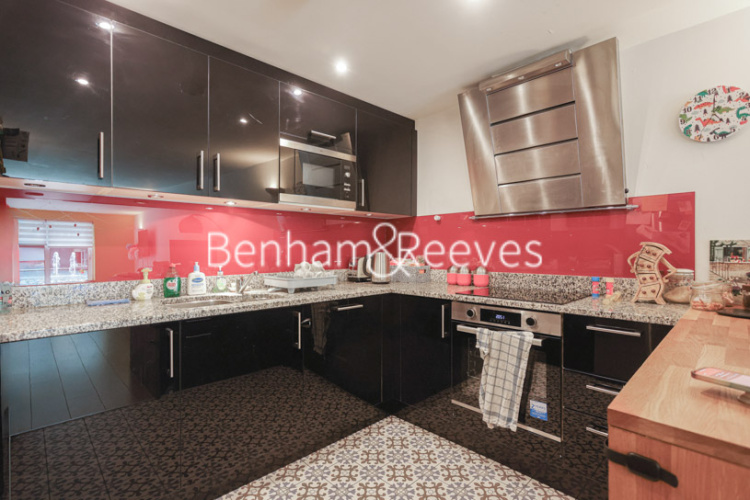 2  bedrooms flat to rent in Argyll Road, Royal Arsenal Riverside, SE18-image 2