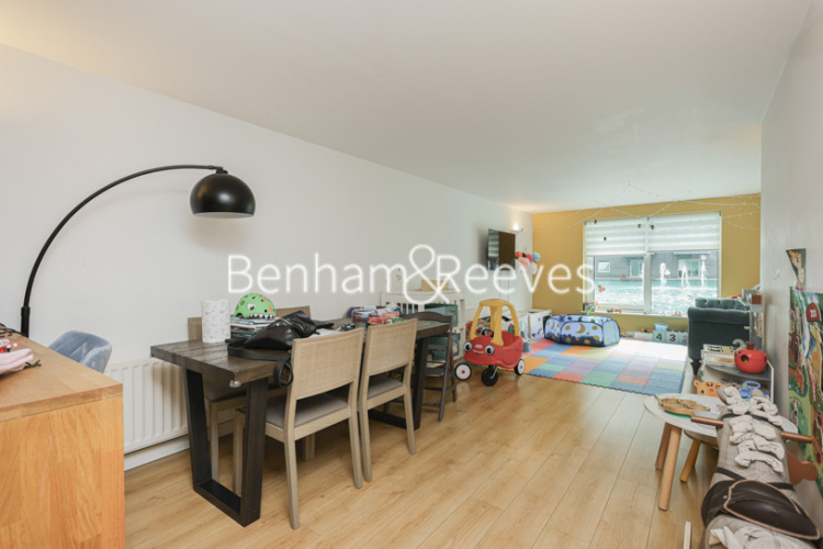 2  bedrooms flat to rent in Argyll Road, Royal Arsenal Riverside, SE18-image 3