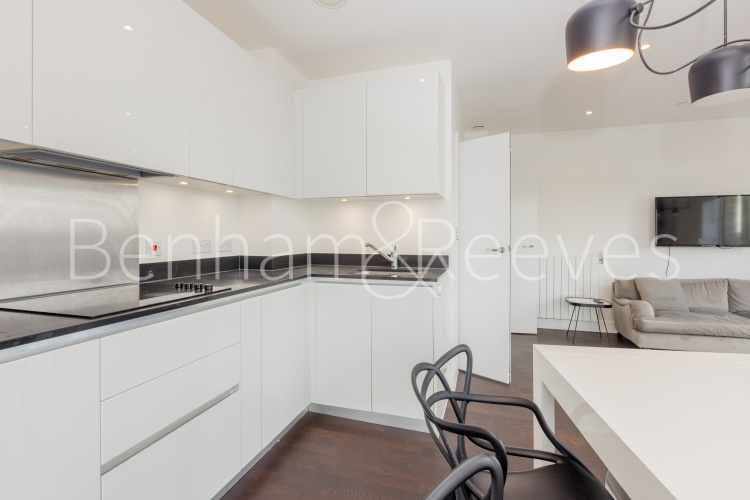 2  bedrooms flat to rent in Royal Arsenal Riverside, Woolwich, SE18-image 2