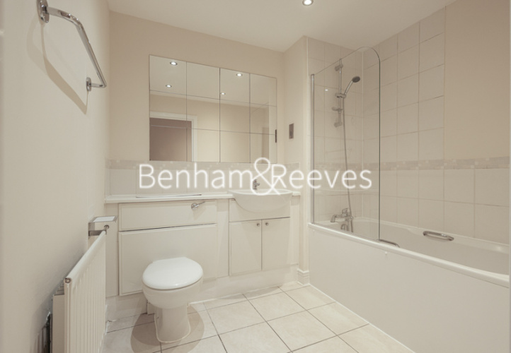 2  bedrooms flat to rent in Erebus Drive, Woolwich, SE28-image 4