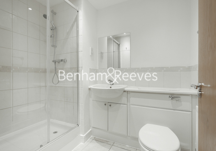 2  bedrooms flat to rent in Erebus Drive, Woolwich, SE28-image 10