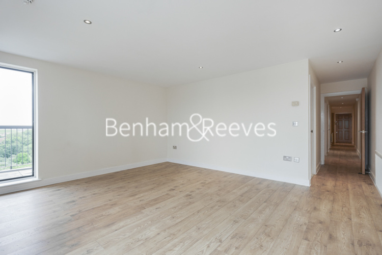2  bedrooms flat to rent in Erebus Drive, Woolwich, SE28-image 17