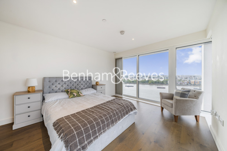 2  bedrooms flat to rent in Royal Arsenal Riverside, Duke of Wellington Avenue, SE18-image 3