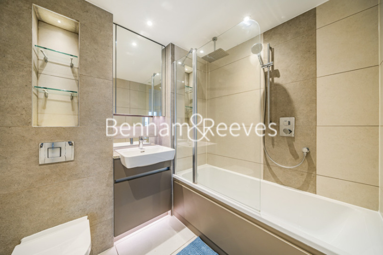 2  bedrooms flat to rent in Royal Arsenal Riverside, Duke of Wellington Avenue, SE18-image 4
