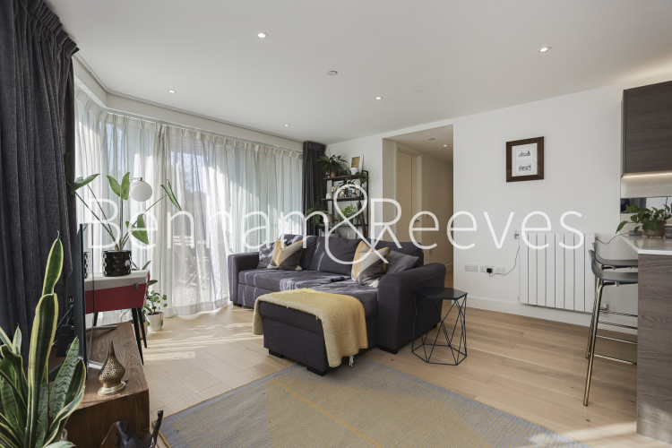 2  bedrooms flat to rent in Duke of Wellington Avenue, Royal Arsenal Riverside, SE18-image 1