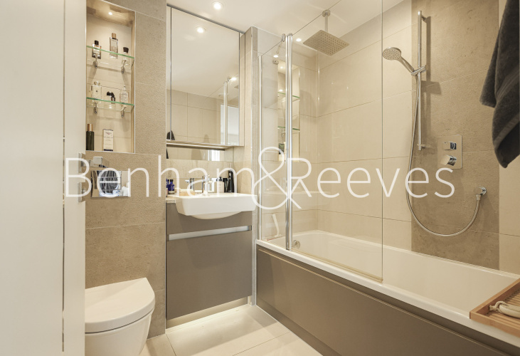 2  bedrooms flat to rent in Duke of Wellington Avenue, Royal Arsenal Riverside, SE18-image 4