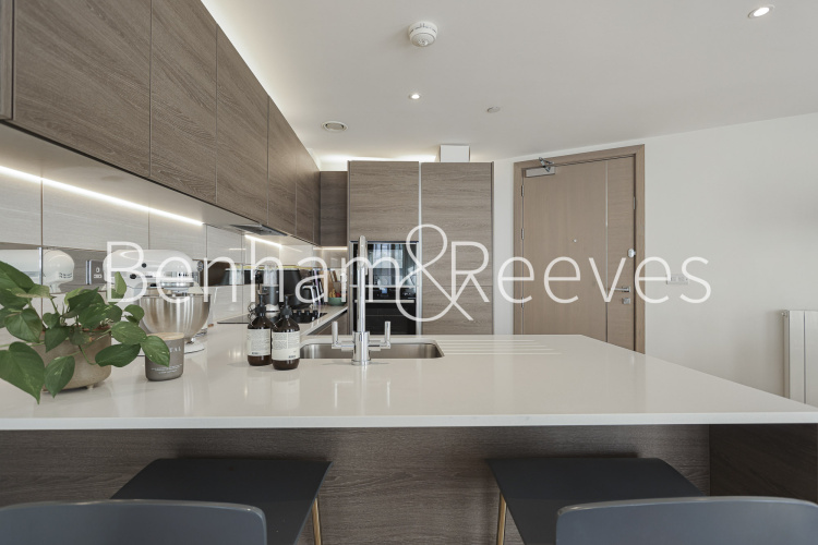 2  bedrooms flat to rent in Duke of Wellington Avenue, Royal Arsenal Riverside, SE18-image 7
