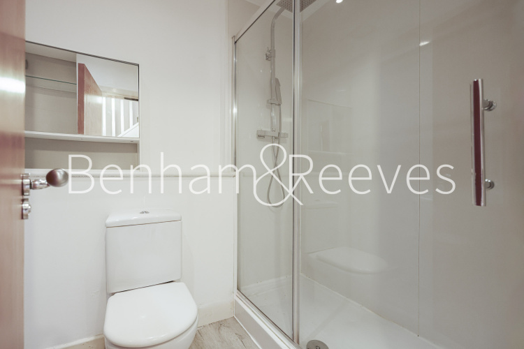 4  bedrooms flat to rent in Hastings Street, Royal Arsenal Riverside, SE18-image 11