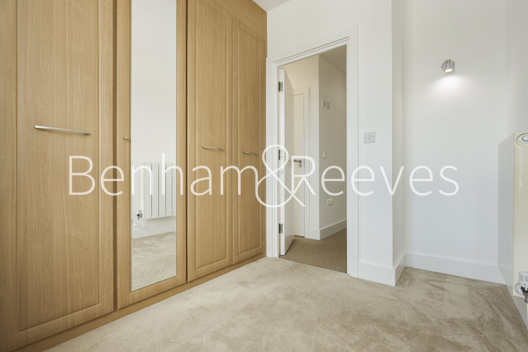 3  bedrooms flat to rent in Cadogan Road, Royal Arsenal Riverside, SE18-image 15