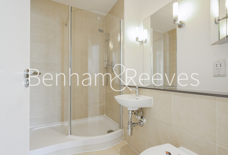 3  bedrooms flat to rent in Cadogan Road, Royal Arsenal Riverside, SE18-image 16