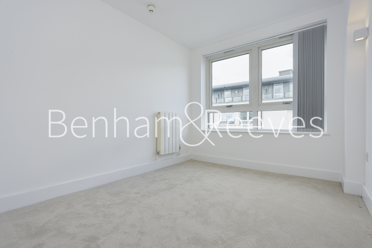 3  bedrooms flat to rent in Cadogan Road, Royal Arsenal Riverside, SE18-image 20