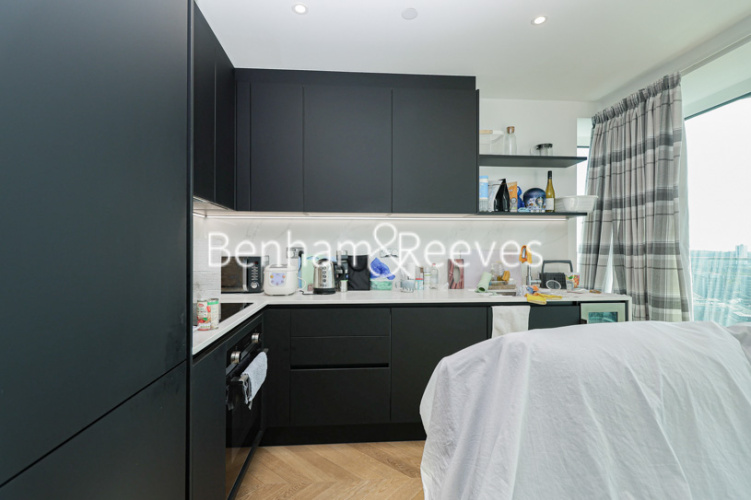 1  bedroom flat to rent in Brigadier Walk, Royal Arsenal Riverside, SE18-image 1