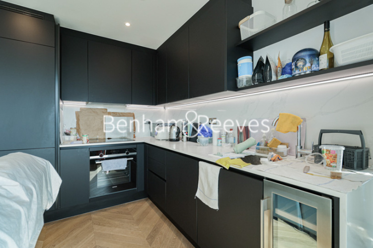 1  bedroom flat to rent in Brigadier Walk, Royal Arsenal Riverside, SE18-image 15
