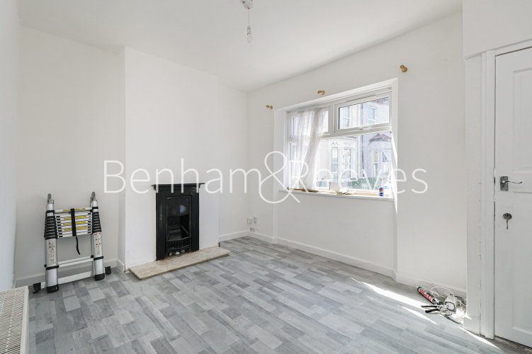 2  bedrooms flat to rent in Reidhaven Road, Woolwich, SE18-image 7