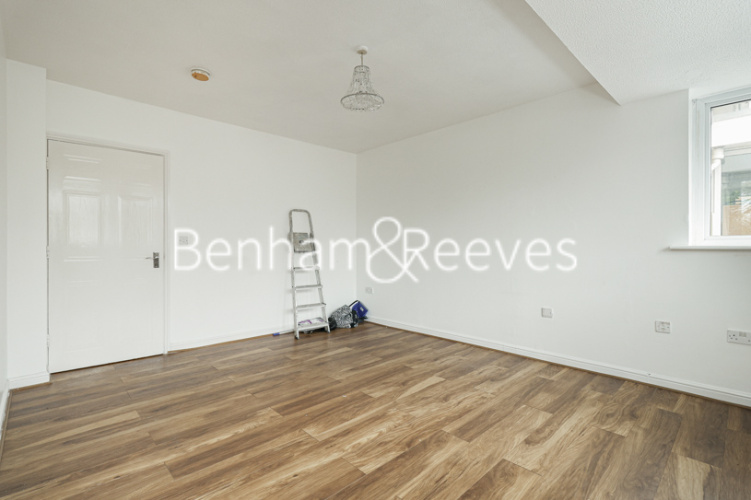 2  bedrooms flat to rent in Pier Way, Woolwich, SE28-image 11