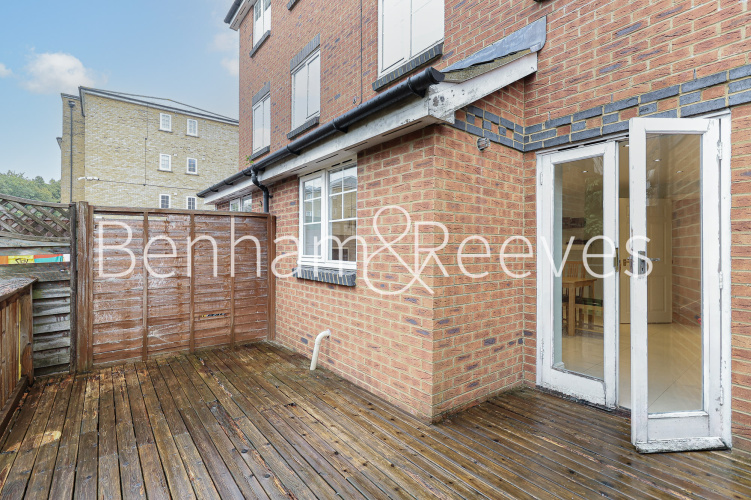4  bedrooms flat to rent in Shooters Hills, Elizabeth Fry Place, SE18-image 11