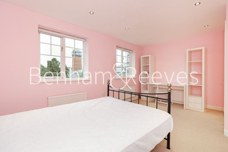 4  bedrooms flat to rent in Shooters Hills, Elizabeth Fry Place, SE18-image 15