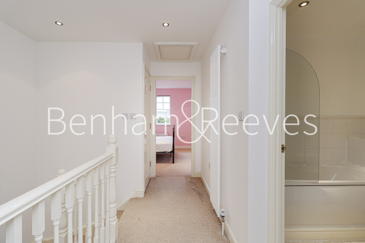 4  bedrooms flat to rent in Shooters Hills, Elizabeth Fry Place, SE18-image 17