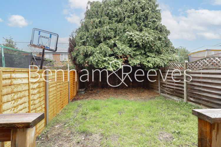 4  bedrooms flat to rent in Shooters Hills, Elizabeth Fry Place, SE18-image 18