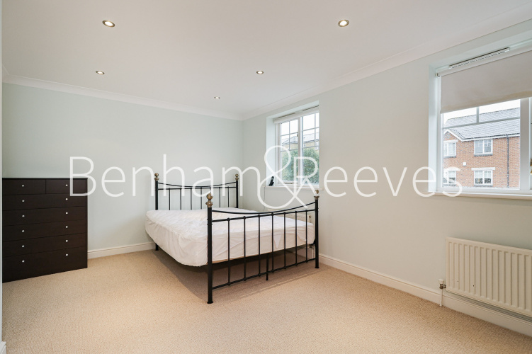 4  bedrooms flat to rent in Shooters Hills, Elizabeth Fry Place, SE18-image 20