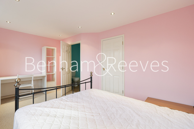 4  bedrooms flat to rent in Shooters Hills, Elizabeth Fry Place, SE18-image 24