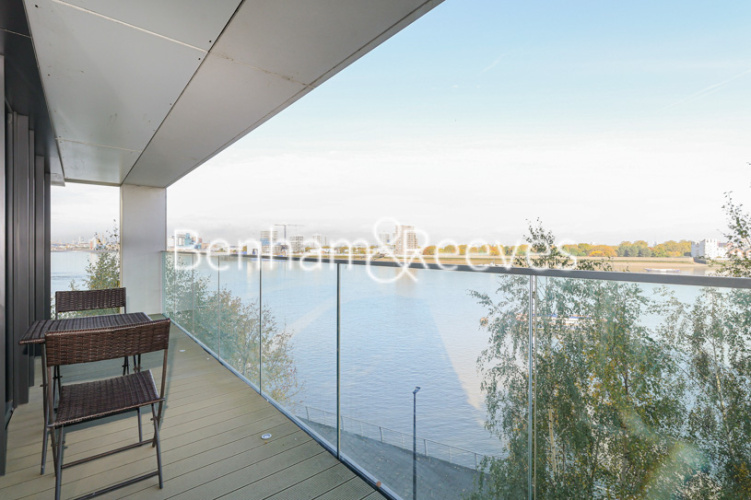 2  bedrooms flat to rent in Duke of Wellington Avenue, Royal Arsenal Riverside, SE18-image 5