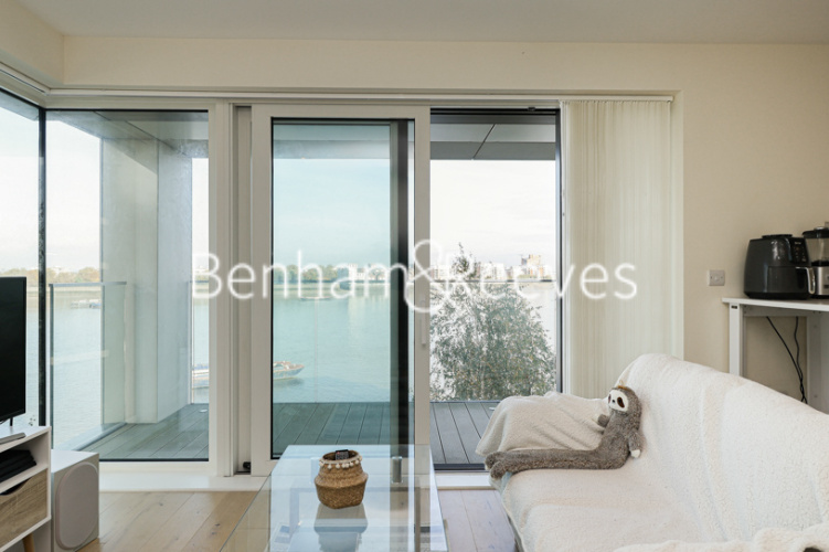 2  bedrooms flat to rent in Duke of Wellington Avenue, Royal Arsenal Riverside, SE18-image 9
