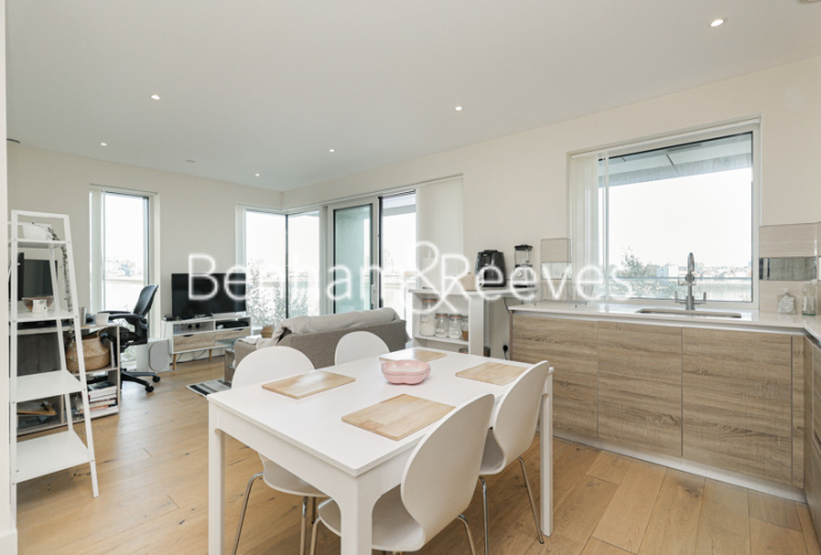 2  bedrooms flat to rent in Duke of Wellington Avenue, Royal Arsenal Riverside, SE18-image 12