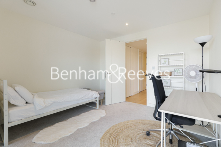 2  bedrooms flat to rent in Duke of Wellington Avenue, Royal Arsenal Riverside, SE18-image 15