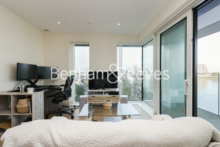 2  bedrooms flat to rent in Duke of Wellington Avenue, Royal Arsenal Riverside, SE18-image 17